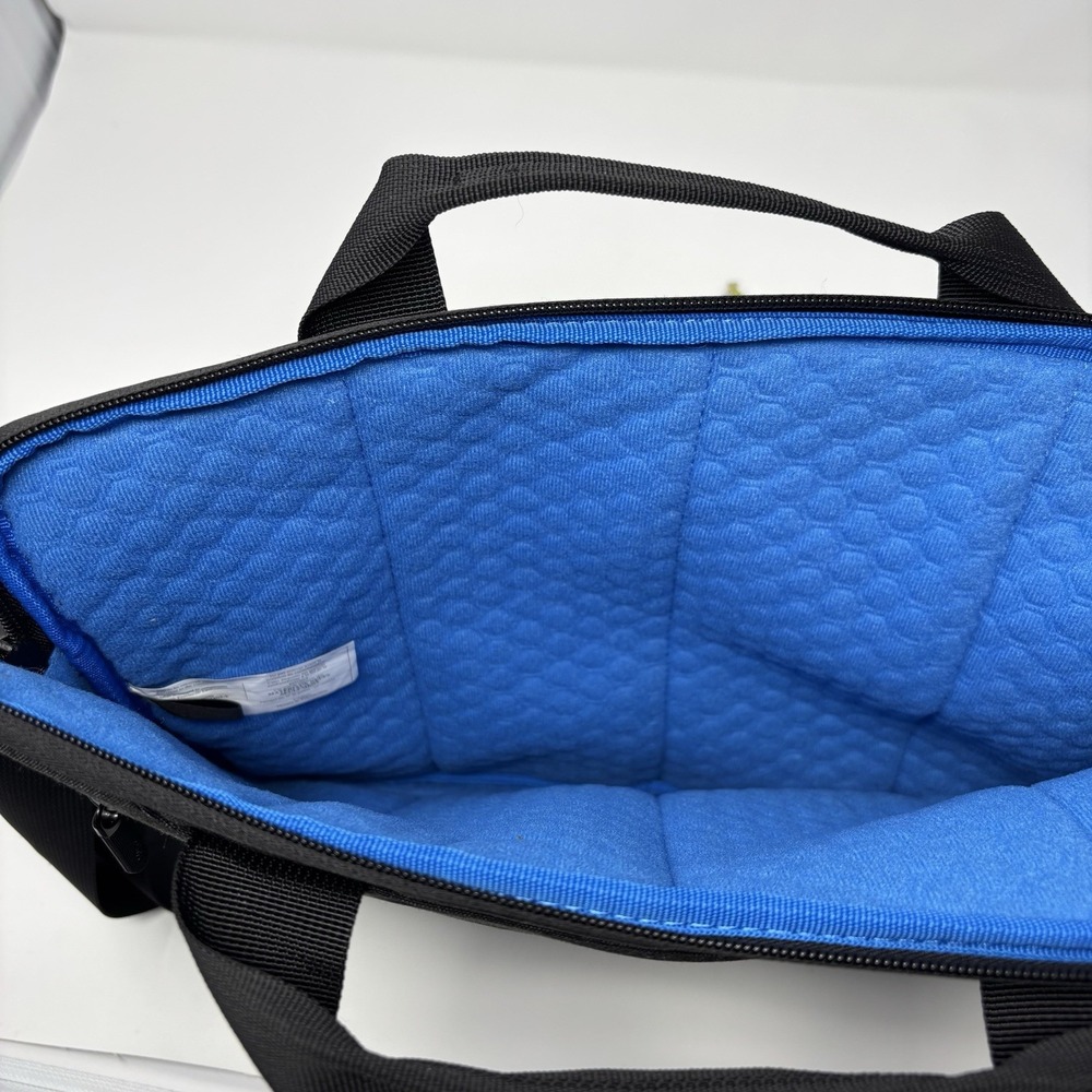Dell 14"x10" Tablet / iPad Padded Case with Detachable Shoulder Strap - Picture 5 of 6
